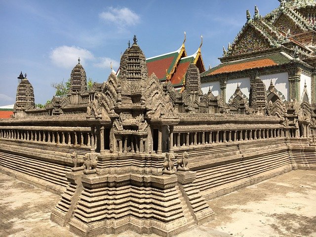 เที่ยวกรุงเทพฯ ช่วงสงกรานต์: พระบรมมหาราชวัง วัดอรุณฯ ครบใน 2 วัน